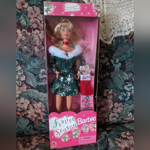 Festive Season Barbie - Picture 1 of 2